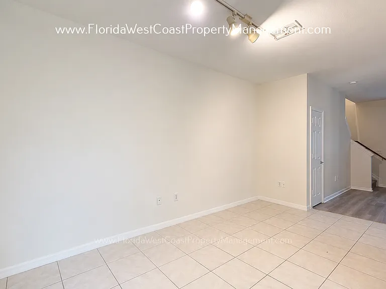 7744 Plantation Cir — Photo 3