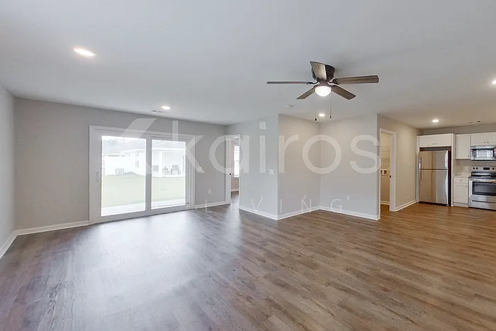 122 Cottage Grove Rd — Photo 4