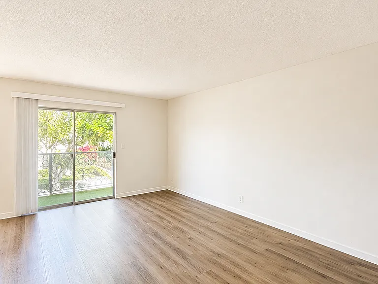 1027 N Ogden Dr #6 — Photo 9