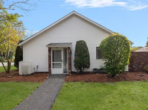 931 Williamsburg Cir, Warwick, RI 02886