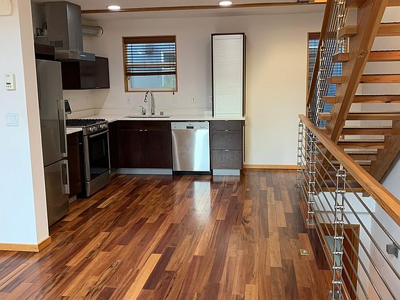 Kitchen - dishwasher and gas stove/oven