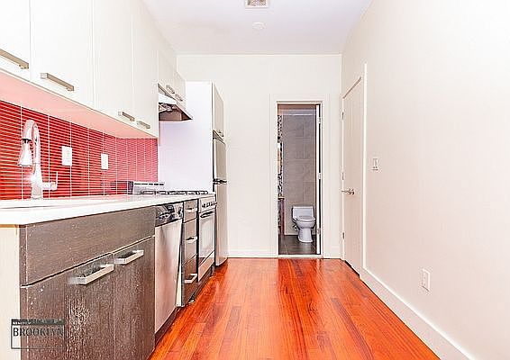 3rd image of 289 Jefferson St #1S