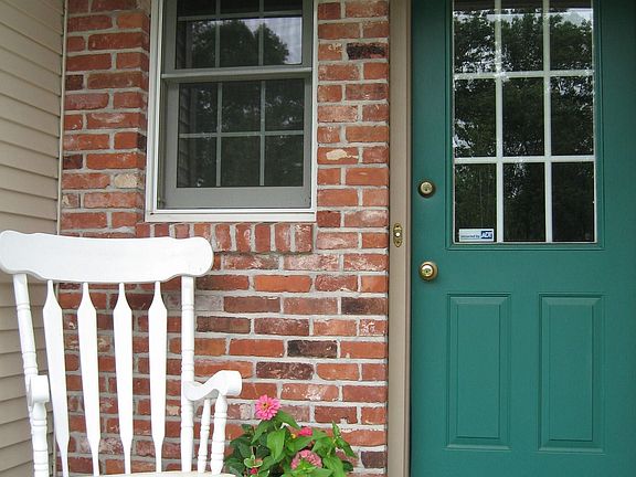 brick front leading to mudroom 