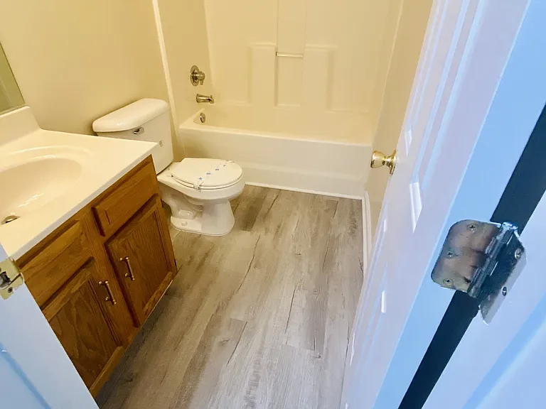 350 Bracken Pl #1 — Photo 11