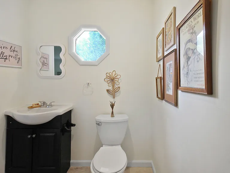 525 Harbor View Ct — Photo 5