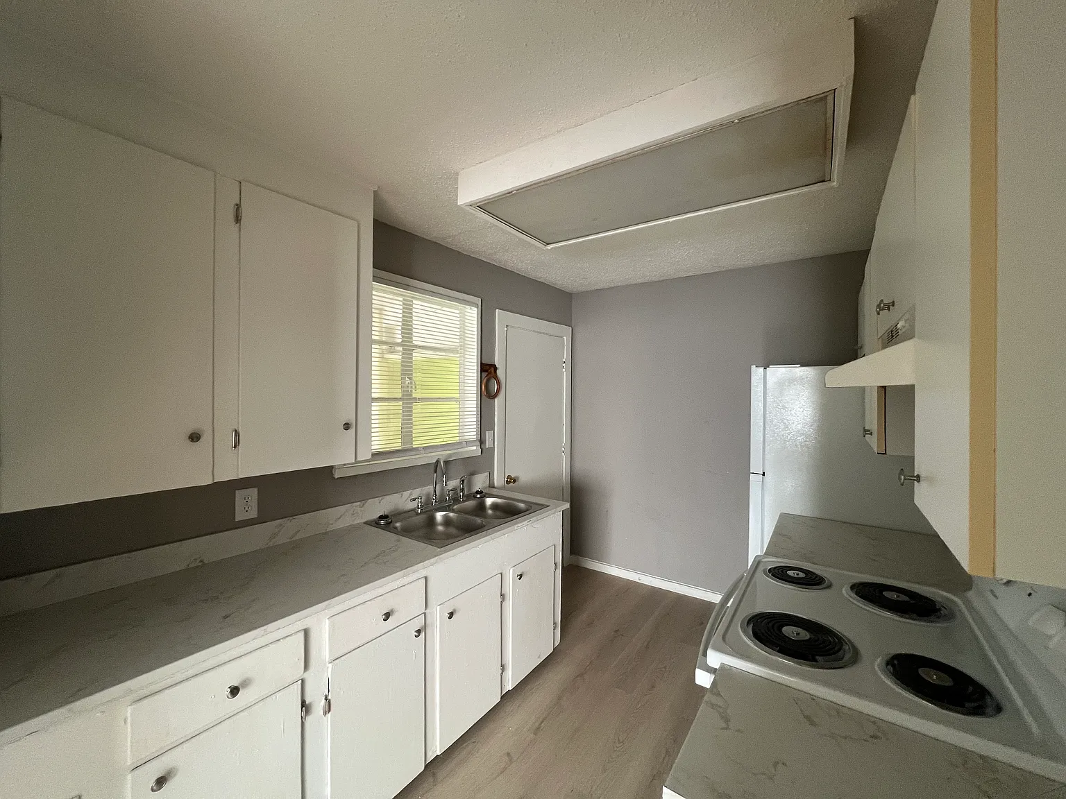 3 bed, 900 sqft, $1,150 — Photo 4