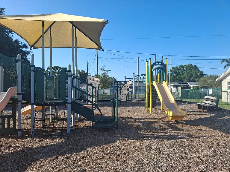 5641 94th Ter — Photo 27