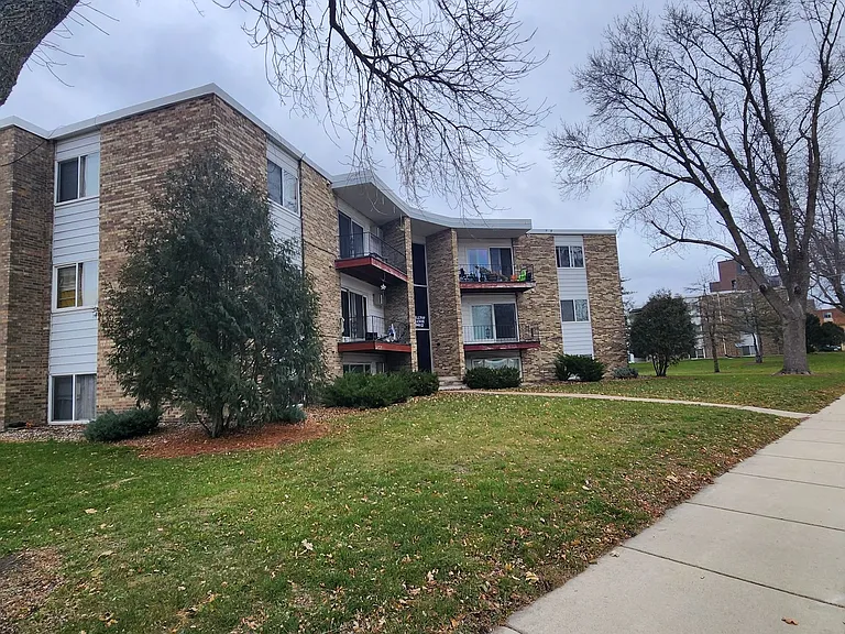 Hilltop South Apartments
