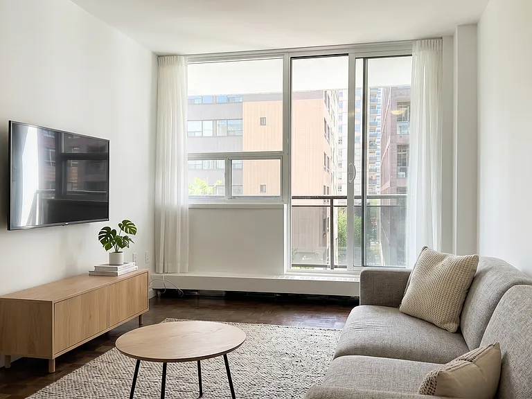 80 Wellesley St E #804 — Photo 6