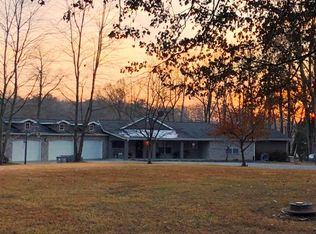 21073 Hurley Ln, Mount Carmel, IL 62863