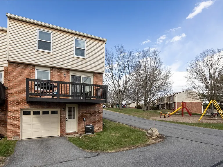264 Scott Ln — Photo 23