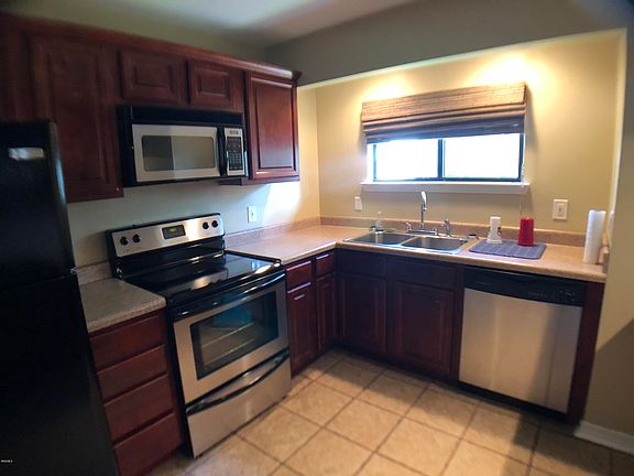3rd image of 104 Ironwood Cv