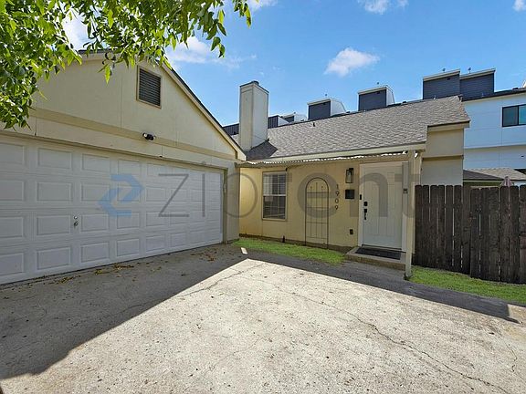 3rd image of 1909 California Dr