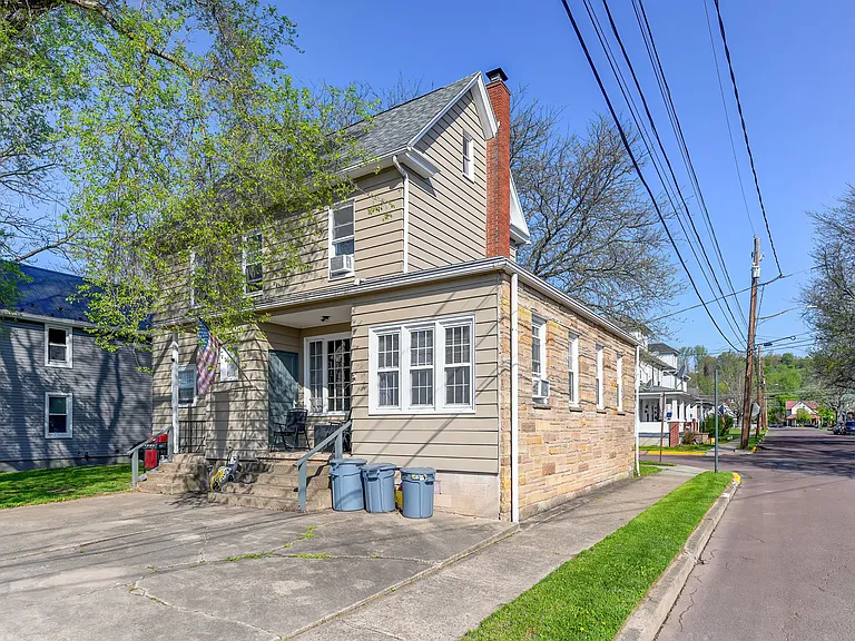 604 W 3rd St — Photo 34