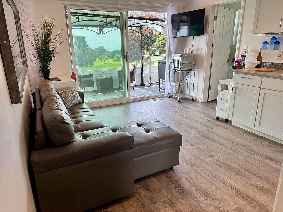 living room /Bonus Room