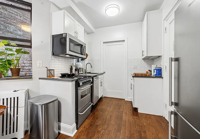 237 9th Ave #4D — Photo 4