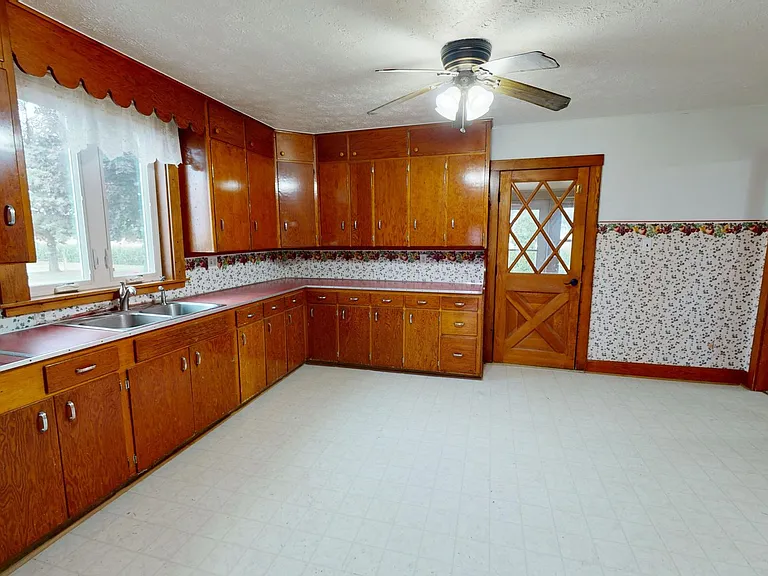 7635 State Route 13 N — Photo 6
