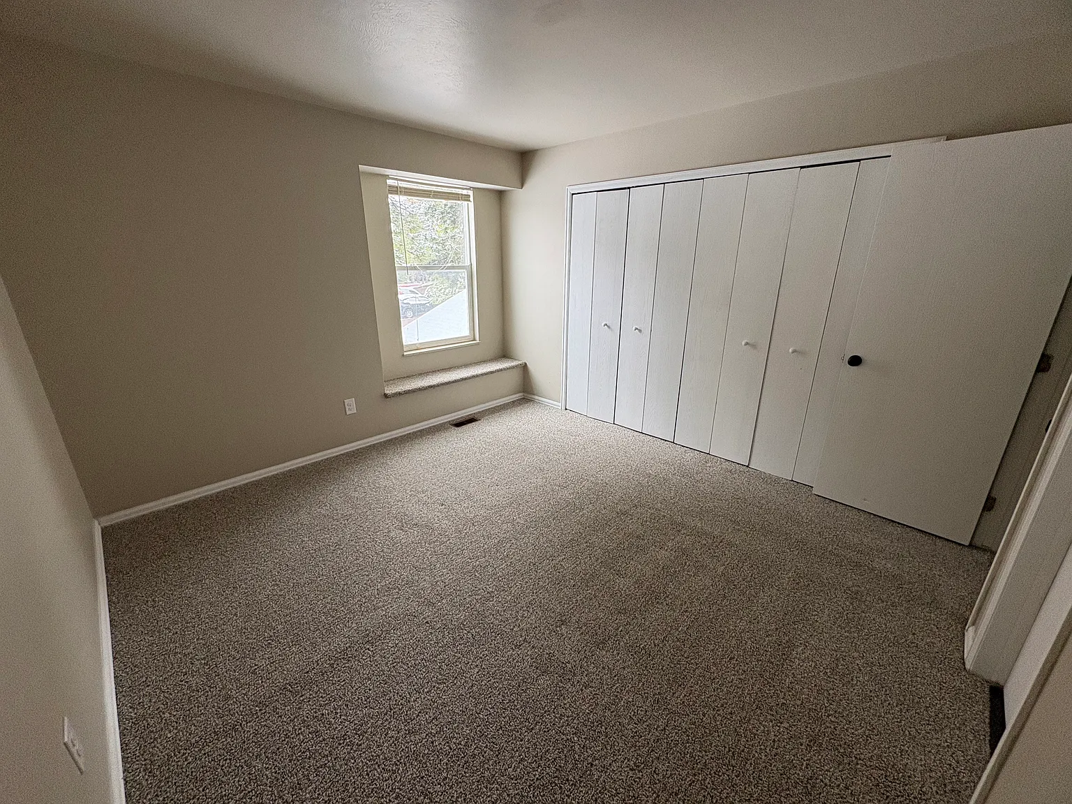 2 bed, 1.5 bath, 1074 sqft, $1,650 — Photo 3