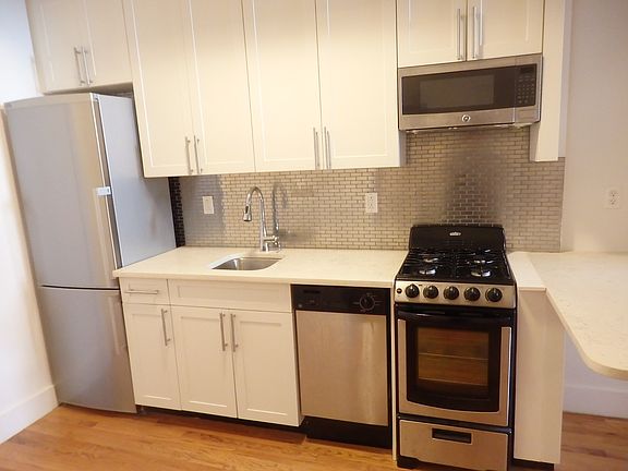 4th image of 639 10th Ave APT 2B