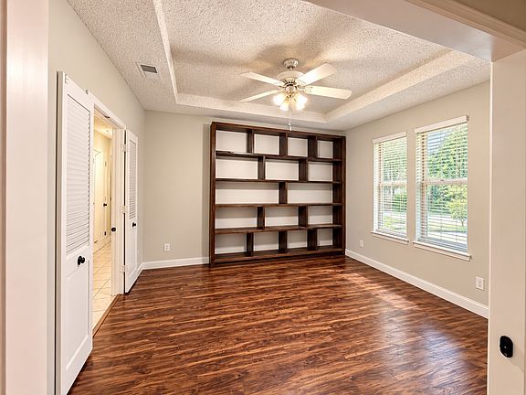 4th image of 1128 Post Oak Ln