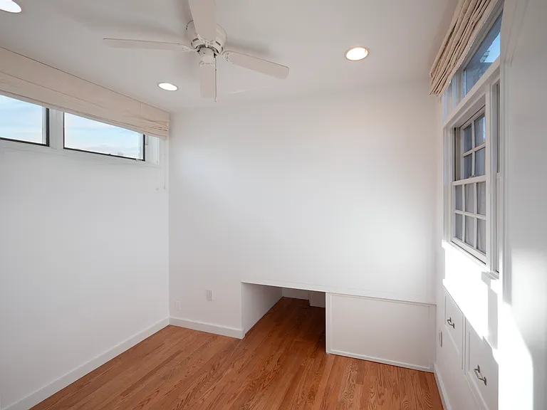 101 W 81st St #717 — Photo 11