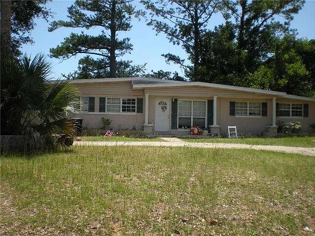 1st image of 425 Fairfax Dr