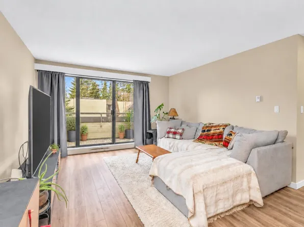1210 Pacific St #417, Coquitlam, BC V3B 6K3