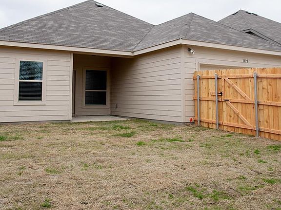 3rd image of 1822 Jasmine Dr