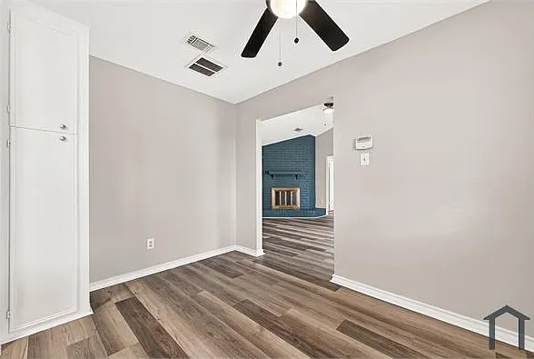 10402 Permian Dr — Photo 10