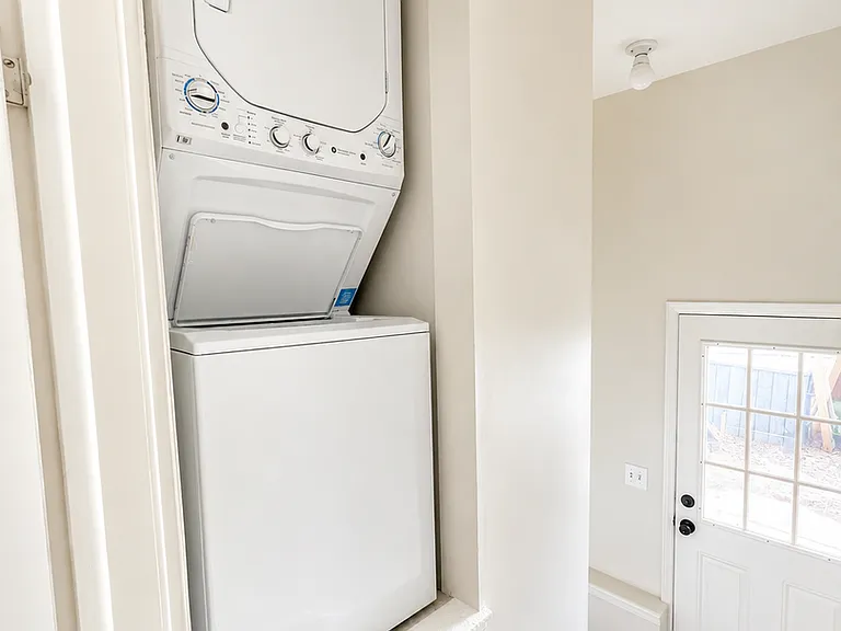 202 N 700 E — Photo 10