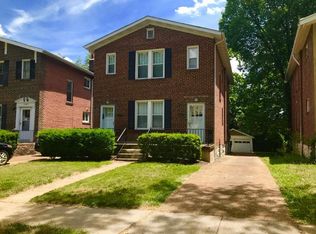 1244 Moorlands Dr #B, Saint Louis, MO 63117