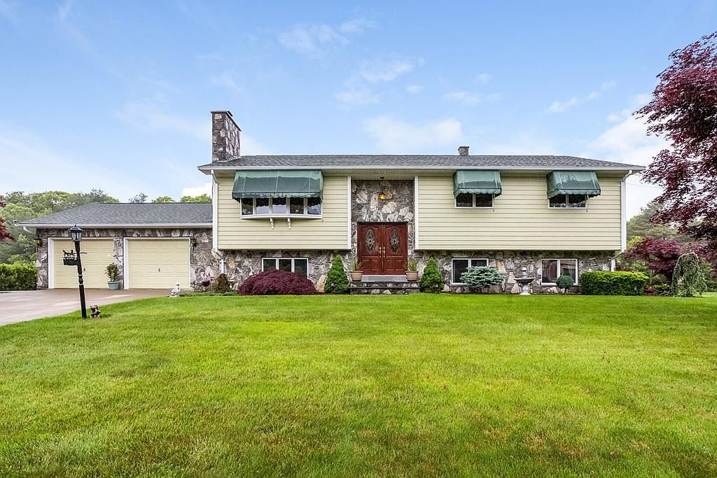 15 Tracey St, MA 02743 Zillow