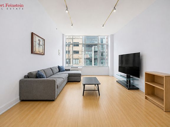 3rd image of 110 Livingston St APT 14Q