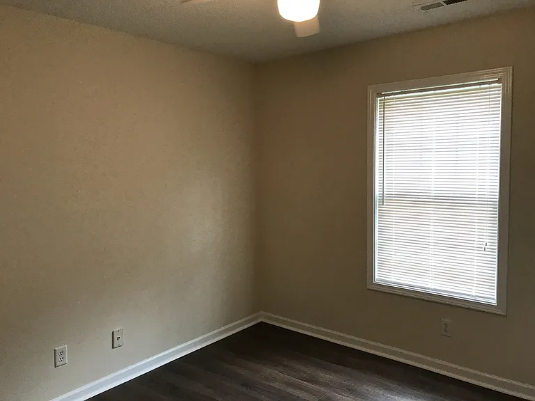 482 Wallingford Cir — Photo 8