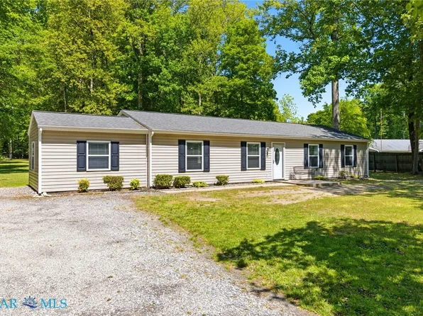 6571 Lake View Dr, Gloucester, VA 23061