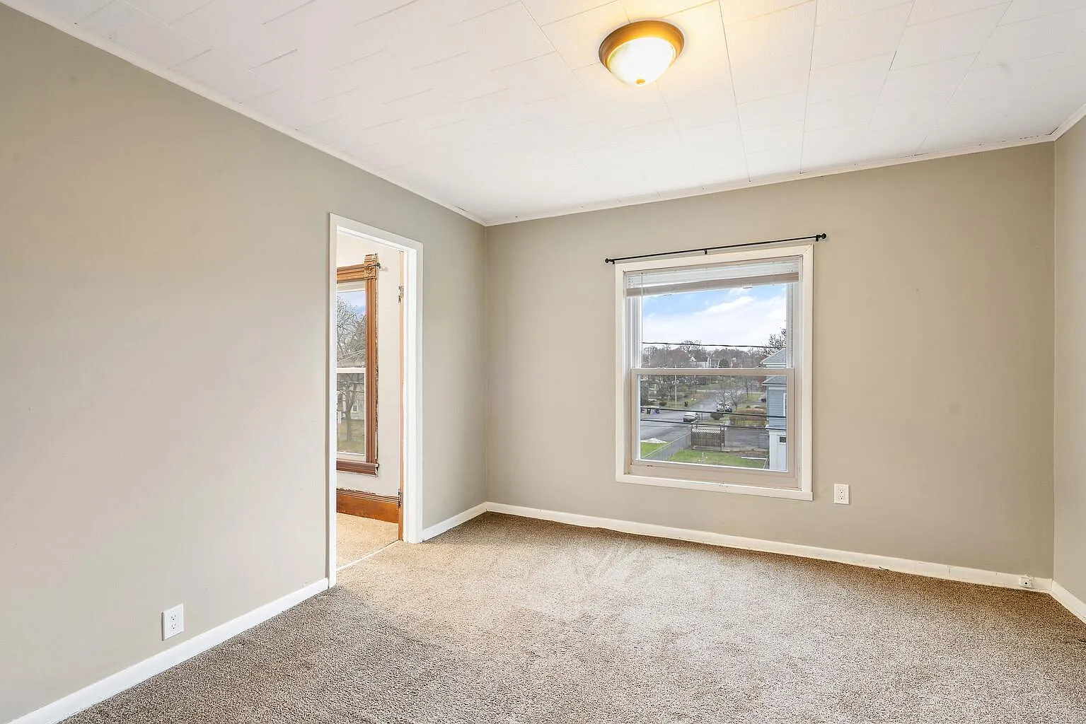 313 Tompkins St — Photo 4