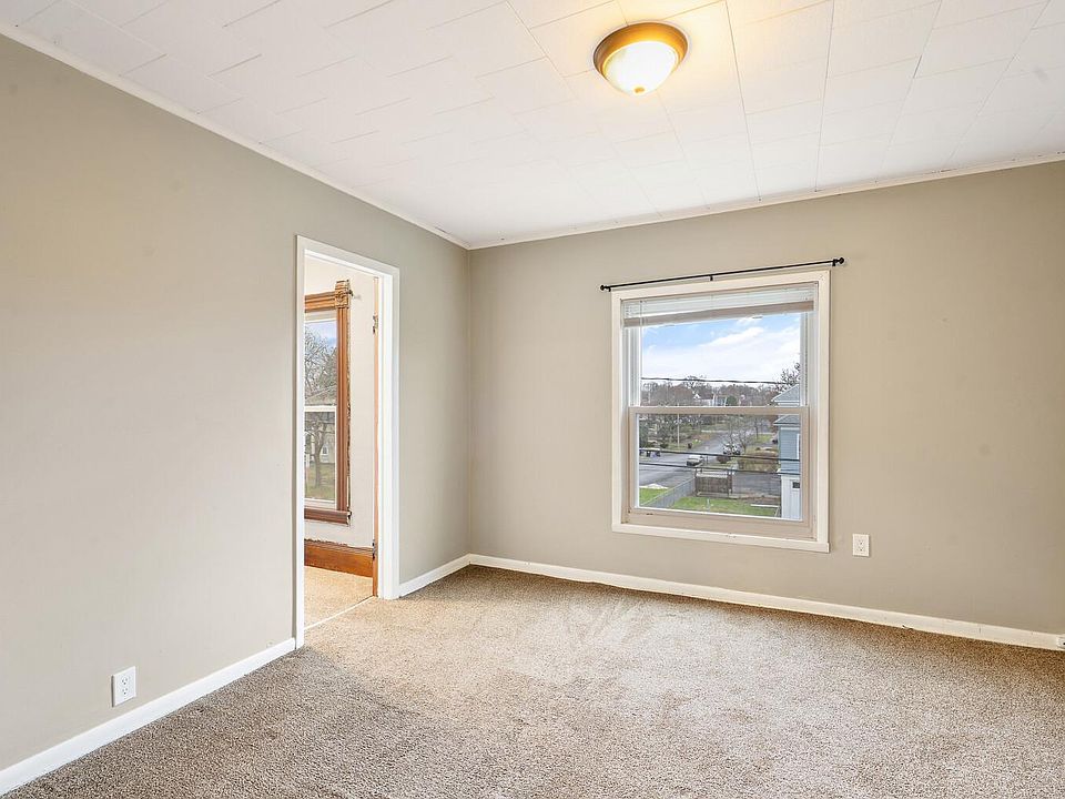 Primary bedroom with walk in closet