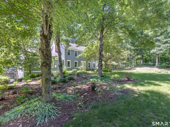 17 Sweet Meadow Road, Newtown, CT 06470