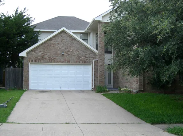 720 Bishop St, Cedar Hill, TX 75104