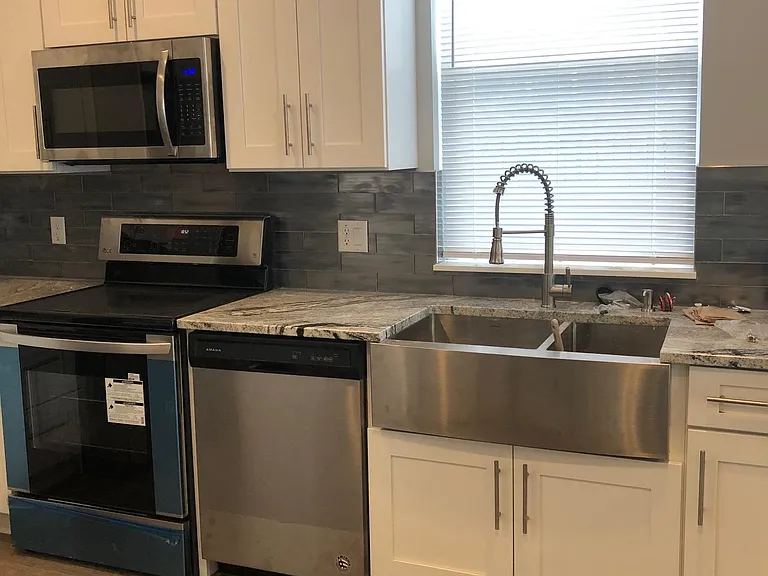 800 E Cherry St — Photo 7