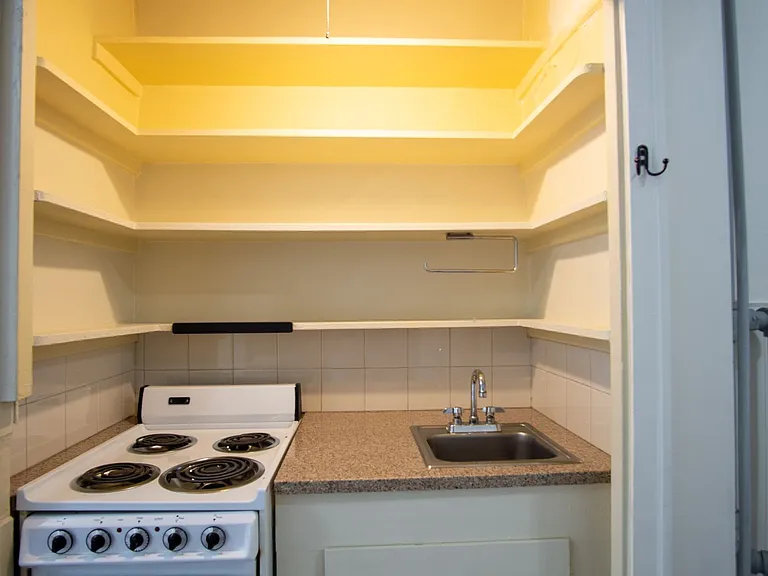 2268 NW Johnson St #6 — Photo 7