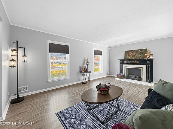 5th image of 7714 Cedar Hollow Dr