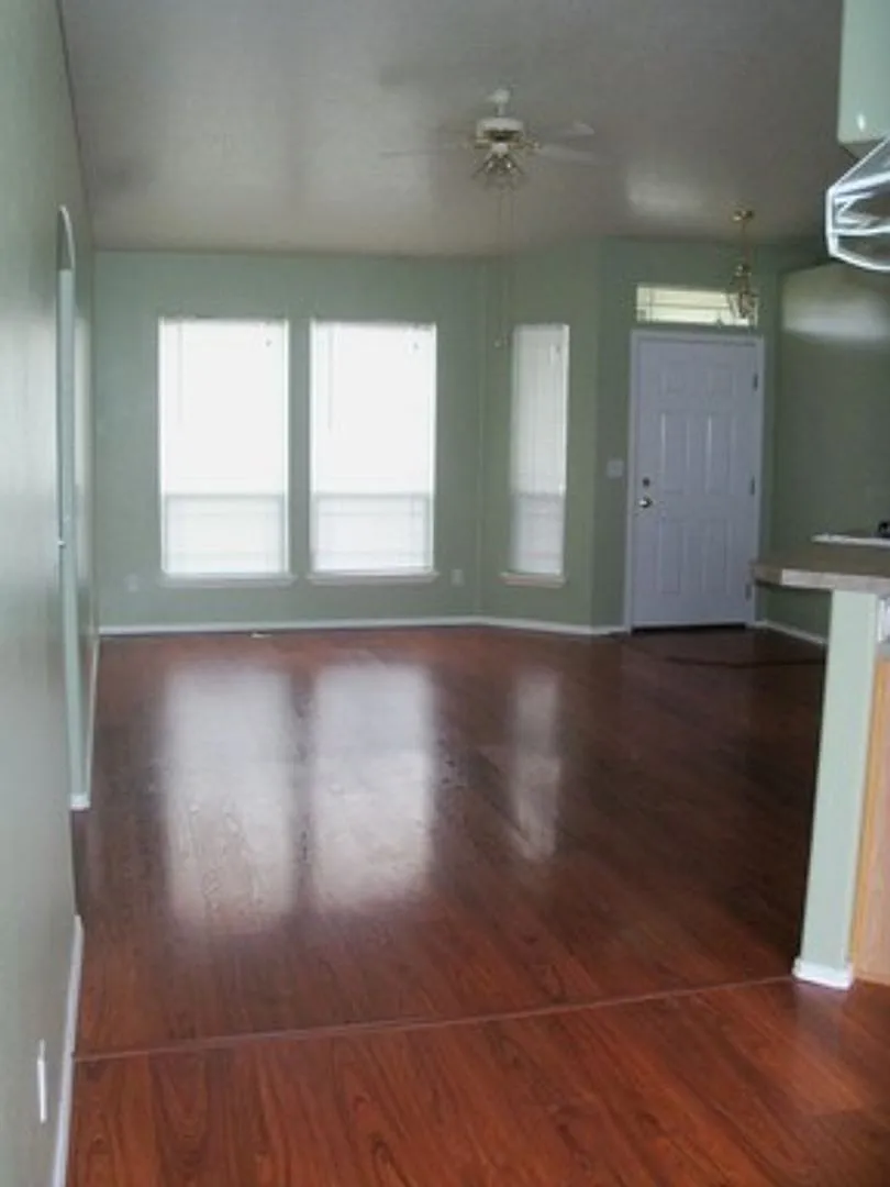 Cute Home in Great Area!! — Photo 4