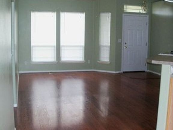 4th image of 3412 Manchester Dr