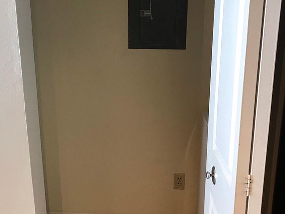 5th image of 12533 Lighthouse Way Dr APT H