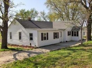 8220 SE Riverside Ter, Saint Joseph, MO 64507