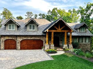 7840 Kings Point Dr, Cumming, GA 30041