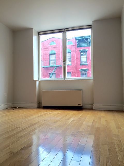 2nd image of 158 Hester St APT 2A