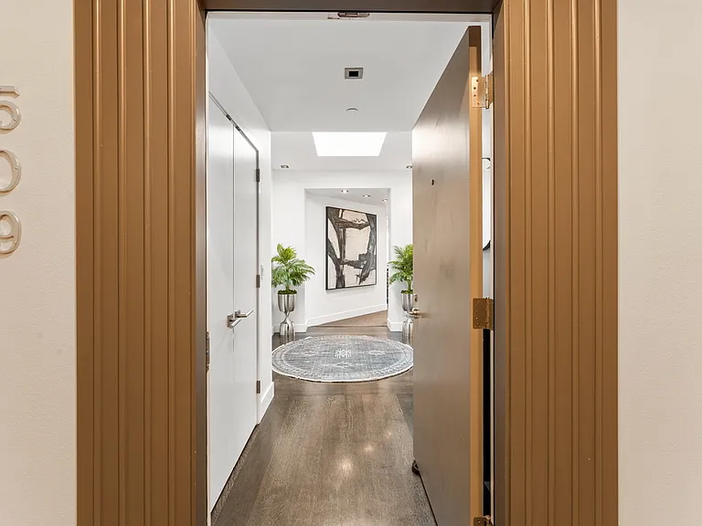 305 SW Montgomery St — Photo 47
