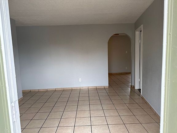 2nd image of 328 Rhode Island St NE APT 5